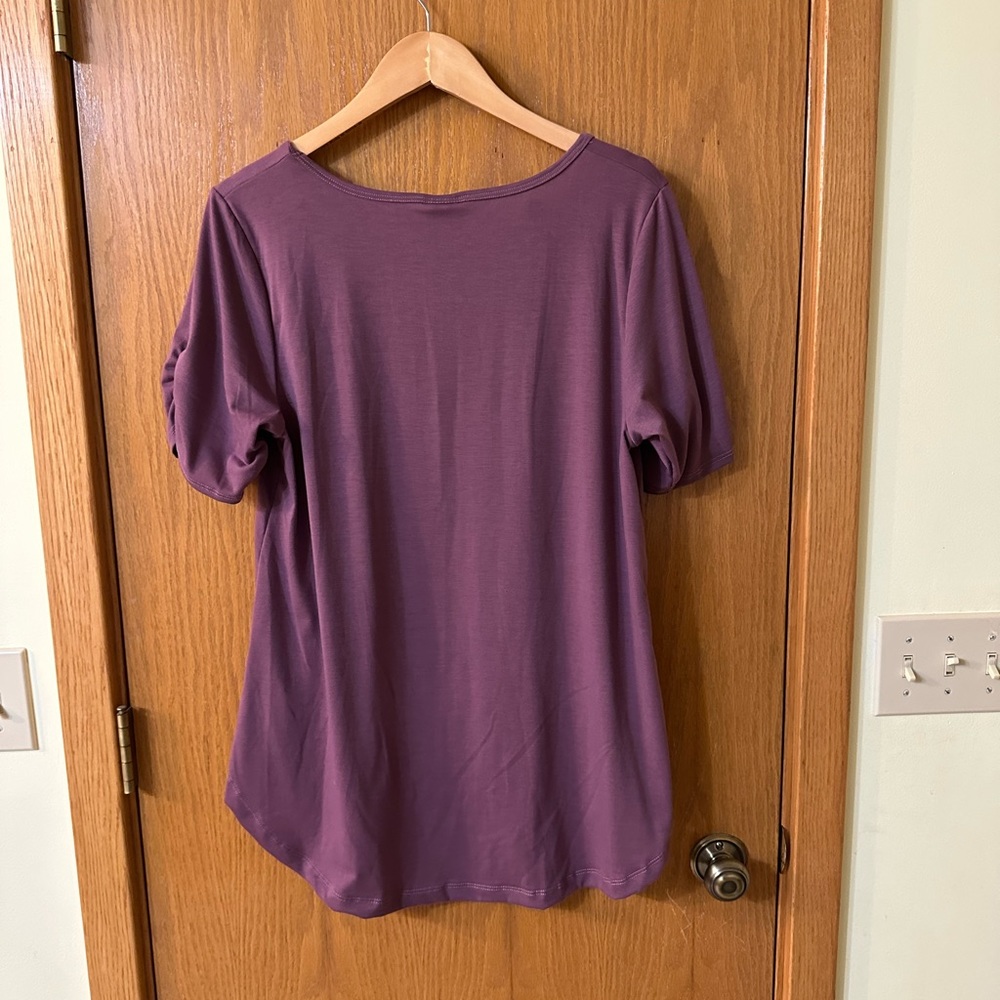Lularoe Morgan Medium Ruche Sleeve Top - Picture 3 of 3